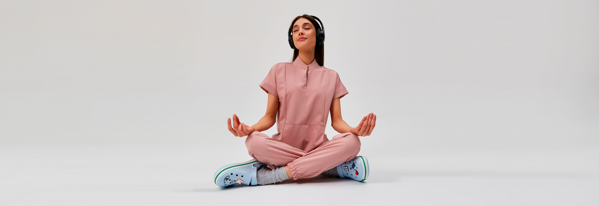 Купить медицинские костюмы стрейч Купить медицинские костюмы стрейч